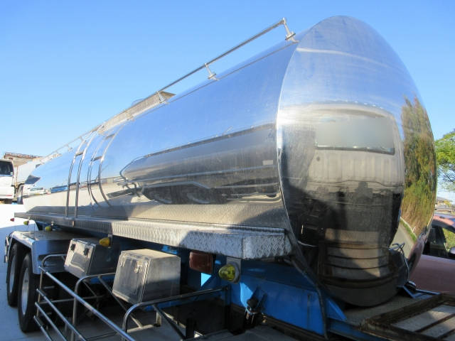 三菱ふそうスーパーグレートタンク車（タンクローリー）大型（10t）[写真02]