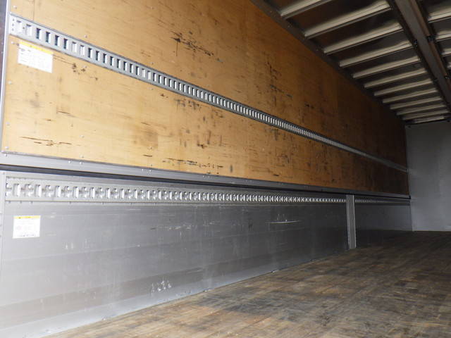 いすゞギガアルミウイング大型（10t）[写真10]