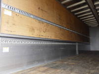 いすゞギガアルミウイング大型（10t）[写真10]