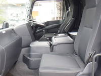 いすゞギガアルミウイング大型（10t）[写真15]