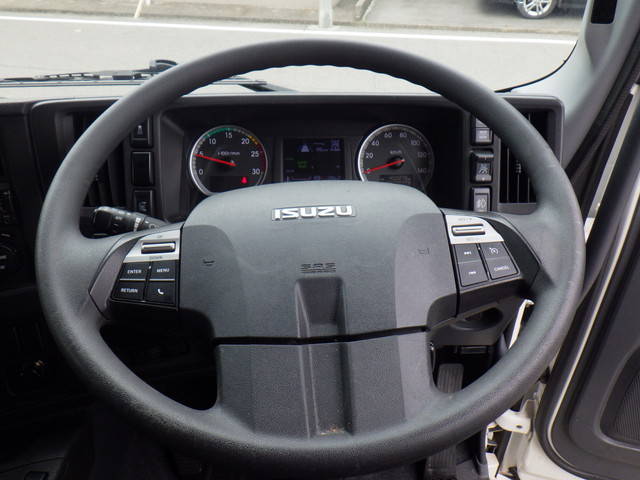 いすゞギガアルミウイング大型（10t）[写真19]