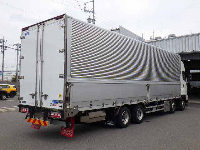 いすゞギガアルミウイング大型（10t）[写真02]