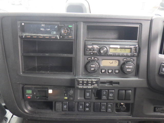 いすゞギガアルミウイング大型（10t）[写真23]