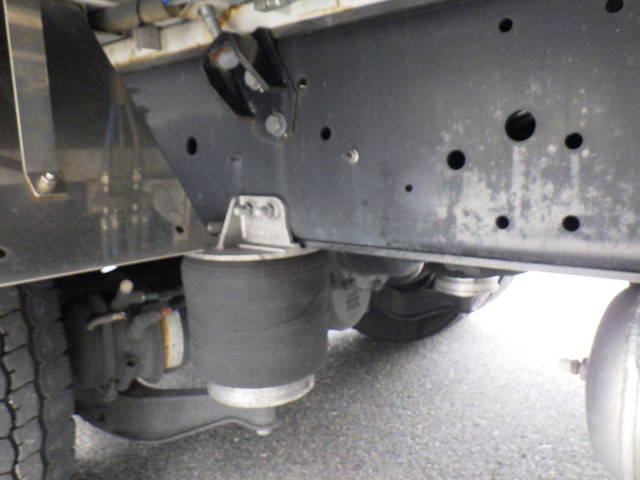 いすゞギガアルミウイング大型（10t）[写真27]