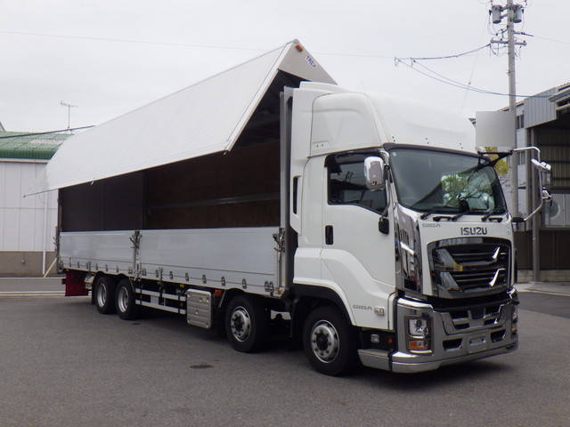 いすゞギガアルミウイング大型（10t）[写真03]