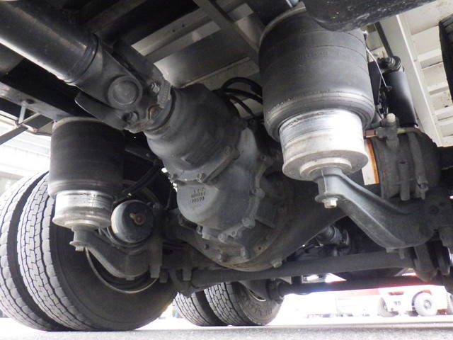 いすゞギガアルミウイング大型（10t）[写真30]