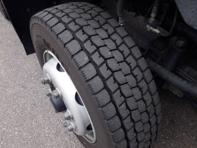 いすゞギガアルミウイング大型（10t）[写真33]