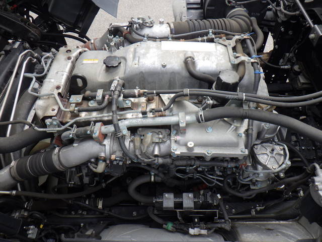 いすゞギガアルミウイング大型（10t）[写真37]