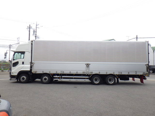 いすゞギガアルミウイング大型（10t）[写真06]