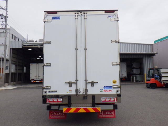 いすゞギガアルミウイング大型（10t）[写真07]