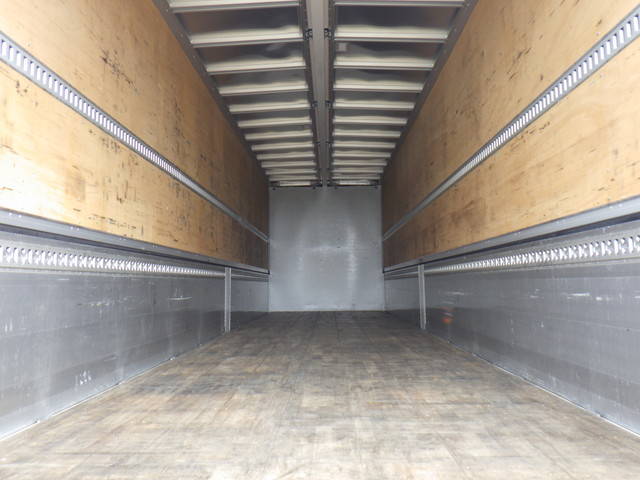 いすゞギガアルミウイング大型（10t）[写真09]