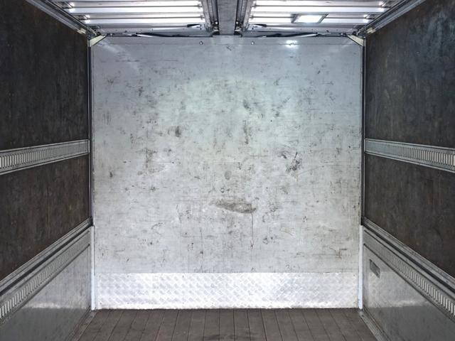 いすゞフォワードアルミウイング中型（4t）[写真11]