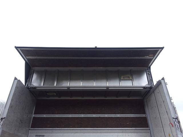 いすゞフォワードアルミウイング中型（4t）[写真16]