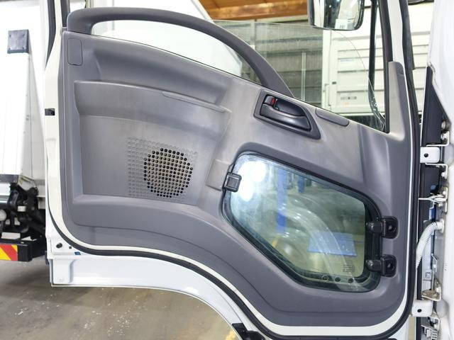 いすゞフォワードアルミウイング中型（4t）[写真32]