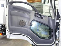 いすゞフォワードアルミウイング中型（4t）[写真32]