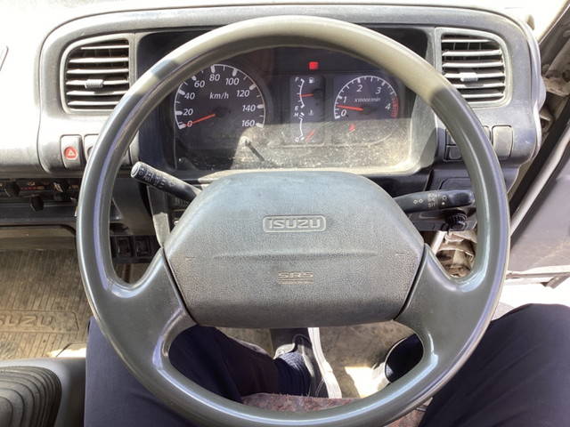 いすゞエルフアルミウイング小型（2t・3t）[写真23]