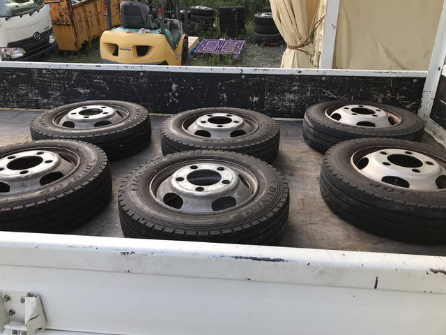 三菱ふそうキャンター平ボディ小型（2t・3t）[写真14]