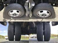 三菱ふそうキャンター平ボディ小型（2t・3t）[写真16]