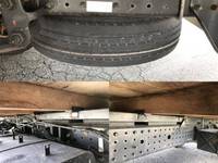 三菱ふそうキャンター平ボディ小型（2t・3t）[写真18]