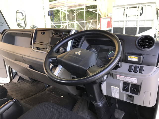 三菱ふそうキャンター平ボディ小型（2t・3t）[写真27]