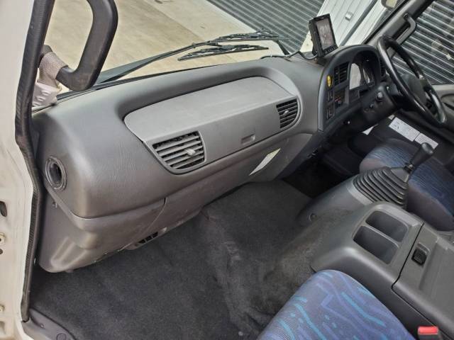 いすゞフォワードセルフクレーン5段増トン（6t・8t）[写真11]