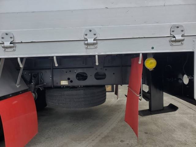 いすゞフォワードセルフクレーン5段増トン（6t・8t）[写真17]