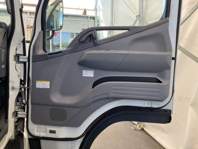 三菱ふそうキャンターアルミウイング小型（2t・3t）[写真23]