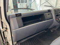 三菱ふそうキャンターアルミウイング小型（2t・3t）[写真26]