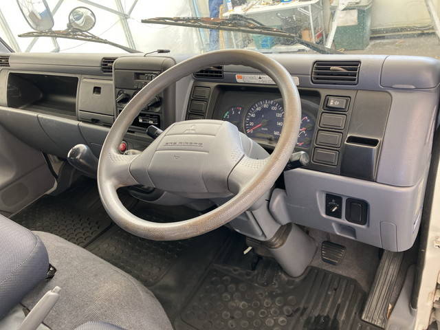 三菱ふそうキャンターアルミウイング小型（2t・3t）[写真27]