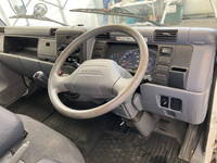 三菱ふそうキャンターアルミウイング小型（2t・3t）[写真27]