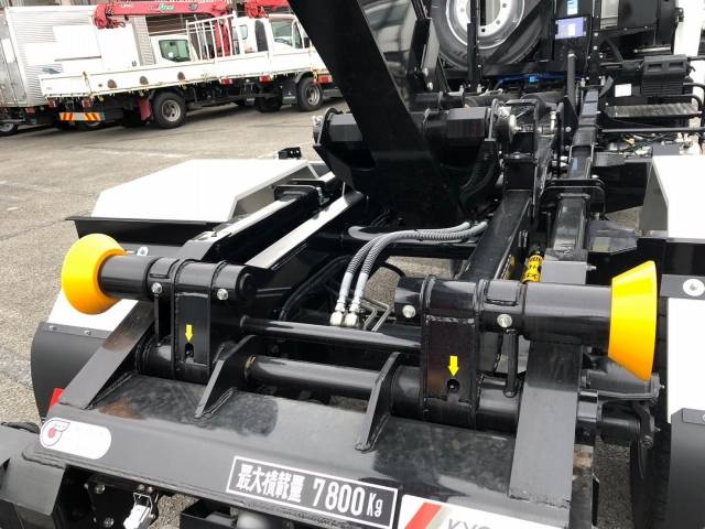 三菱ふそうファイターコンテナ専用車増トン（6t・8t）[写真12]