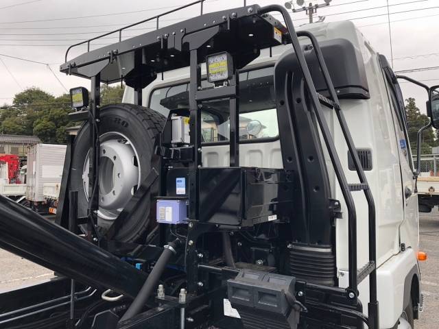 三菱ふそうファイターコンテナ専用車増トン（6t・8t）[写真13]