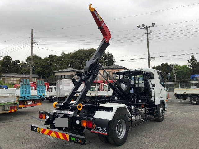 三菱ふそうファイターコンテナ専用車増トン（6t・8t）[写真02]