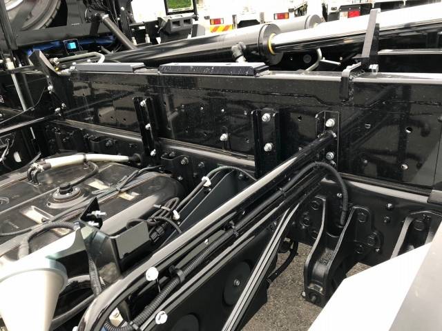 三菱ふそうファイターコンテナ専用車増トン（6t・8t）[写真20]