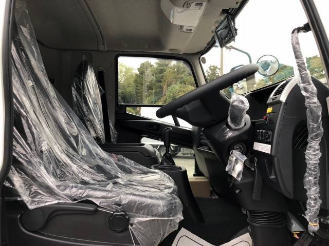 三菱ふそうファイターコンテナ専用車増トン（6t・8t）[写真23]