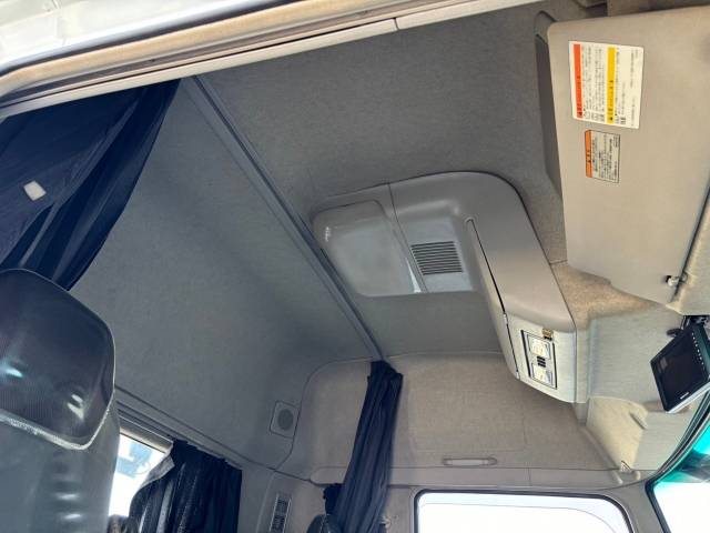 三菱ふそうスーパーグレートコンテナ専用車大型（10t）[写真11]