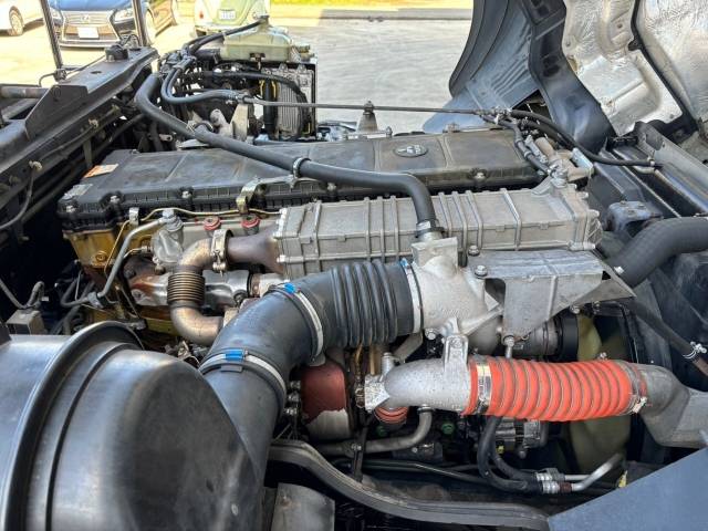 三菱ふそうスーパーグレートコンテナ専用車大型（10t）[写真20]