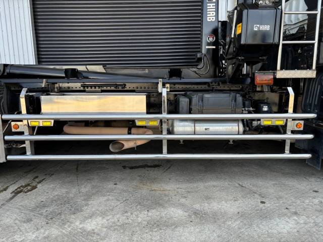 三菱ふそうスーパーグレートコンテナ専用車大型（10t）[写真22]