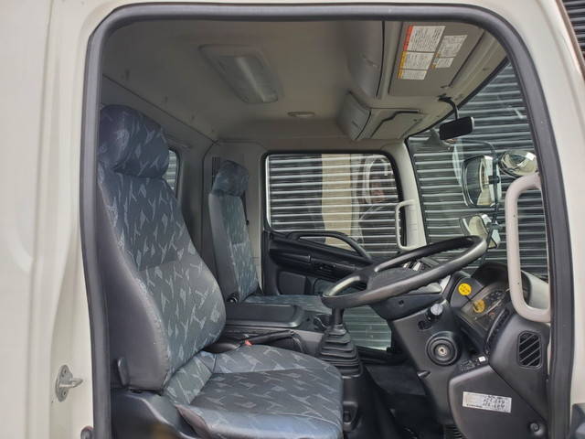 日野レンジャーコンテナ専用車増トン（6t・8t）[写真15]