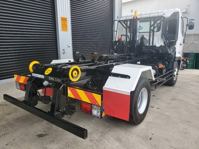 日野レンジャーコンテナ専用車増トン（6t・8t）[写真02]