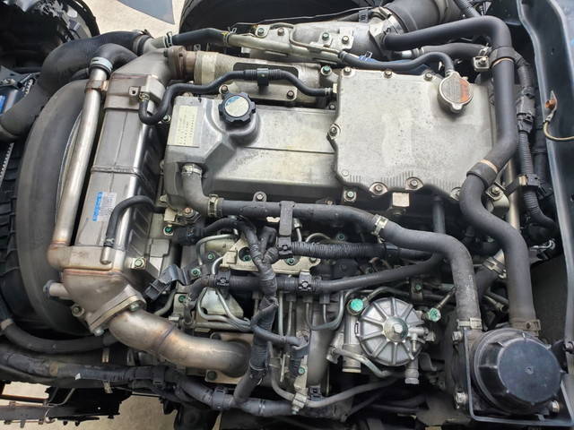 日野レンジャーコンテナ専用車増トン（6t・8t）[写真23]