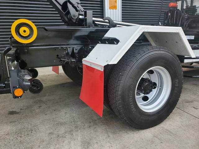 日野レンジャーコンテナ専用車増トン（6t・8t）[写真25]