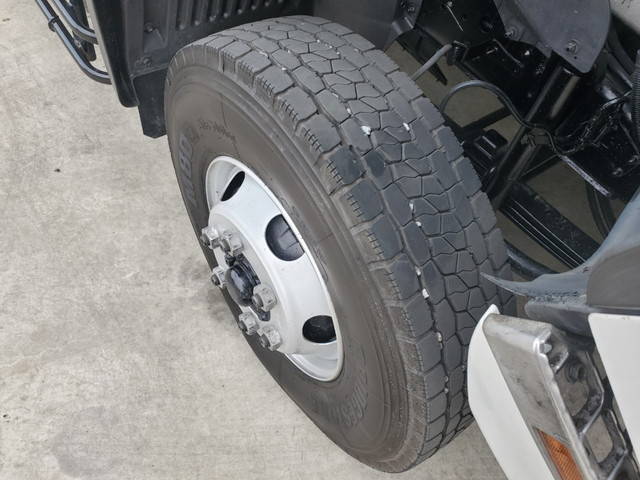 日野レンジャーコンテナ専用車増トン（6t・8t）[写真27]