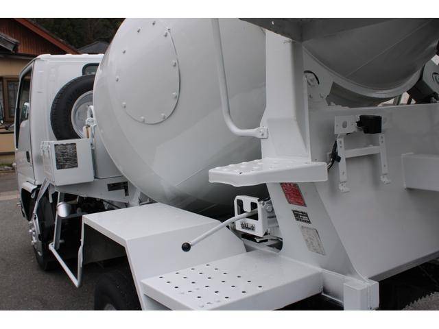 いすゞエルフミキサー車（コンクリートミキサー）小型（2t・3t）[写真16]