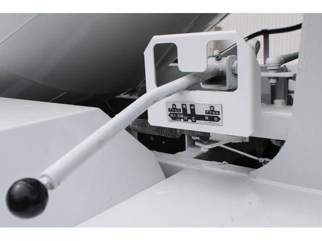 いすゞエルフミキサー車（コンクリートミキサー）小型（2t・3t）[写真19]