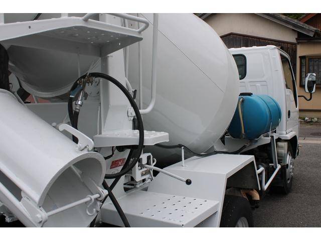 いすゞエルフミキサー車（コンクリートミキサー）小型（2t・3t）[写真26]