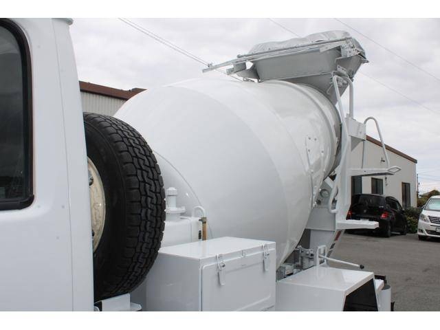 いすゞエルフミキサー車（コンクリートミキサー）小型（2t・3t）[写真27]