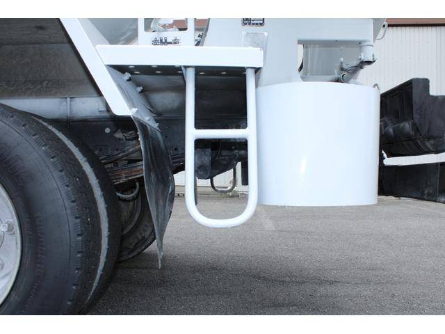 いすゞエルフミキサー車（コンクリートミキサー）小型（2t・3t）[写真35]