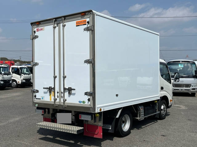日野デュトロ冷凍車（冷蔵車）小型（2t・3t）[写真02]