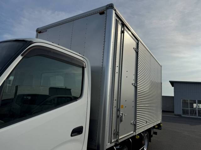 トヨタトヨエースアルミバン小型（2t・3t）[写真32]